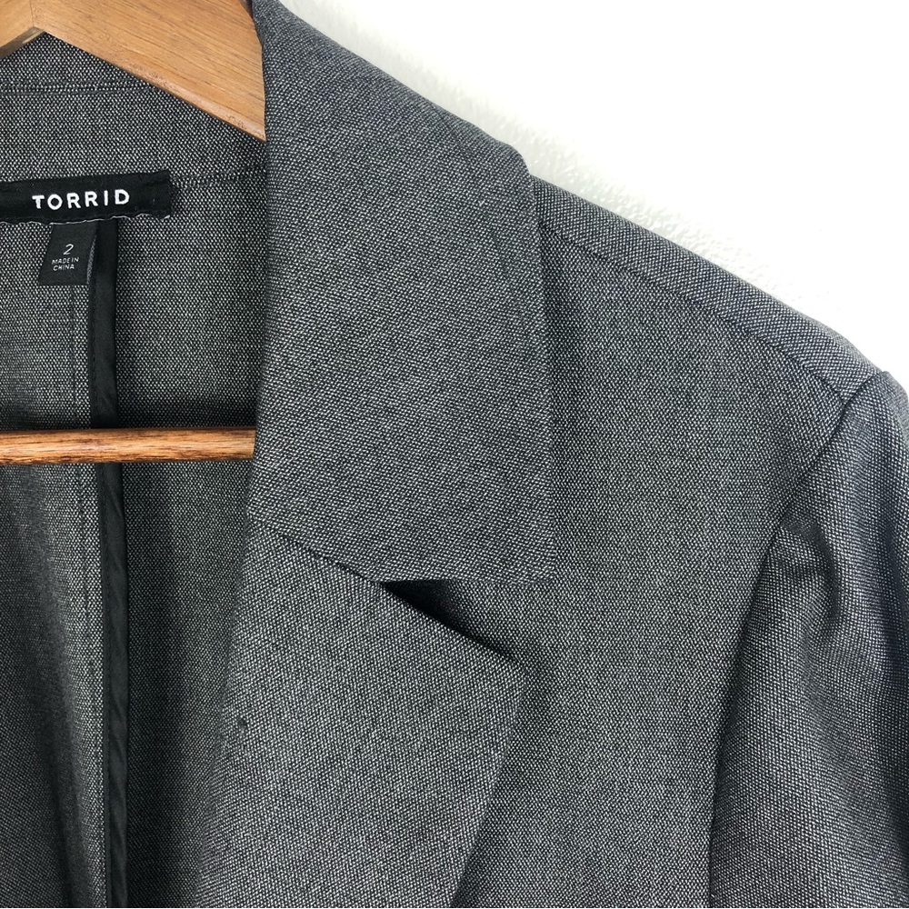 Torrid Studio Luxe Long Line Blazer Size 2 - Picture 12 of 14